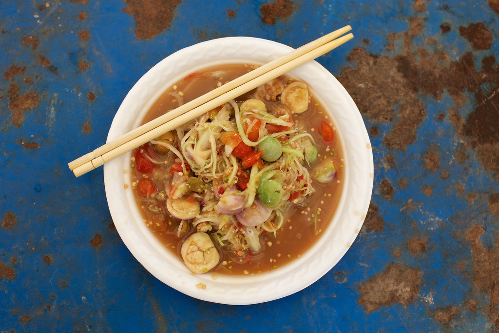  3. Green Papaya Salad (Tam Mak Hoong)