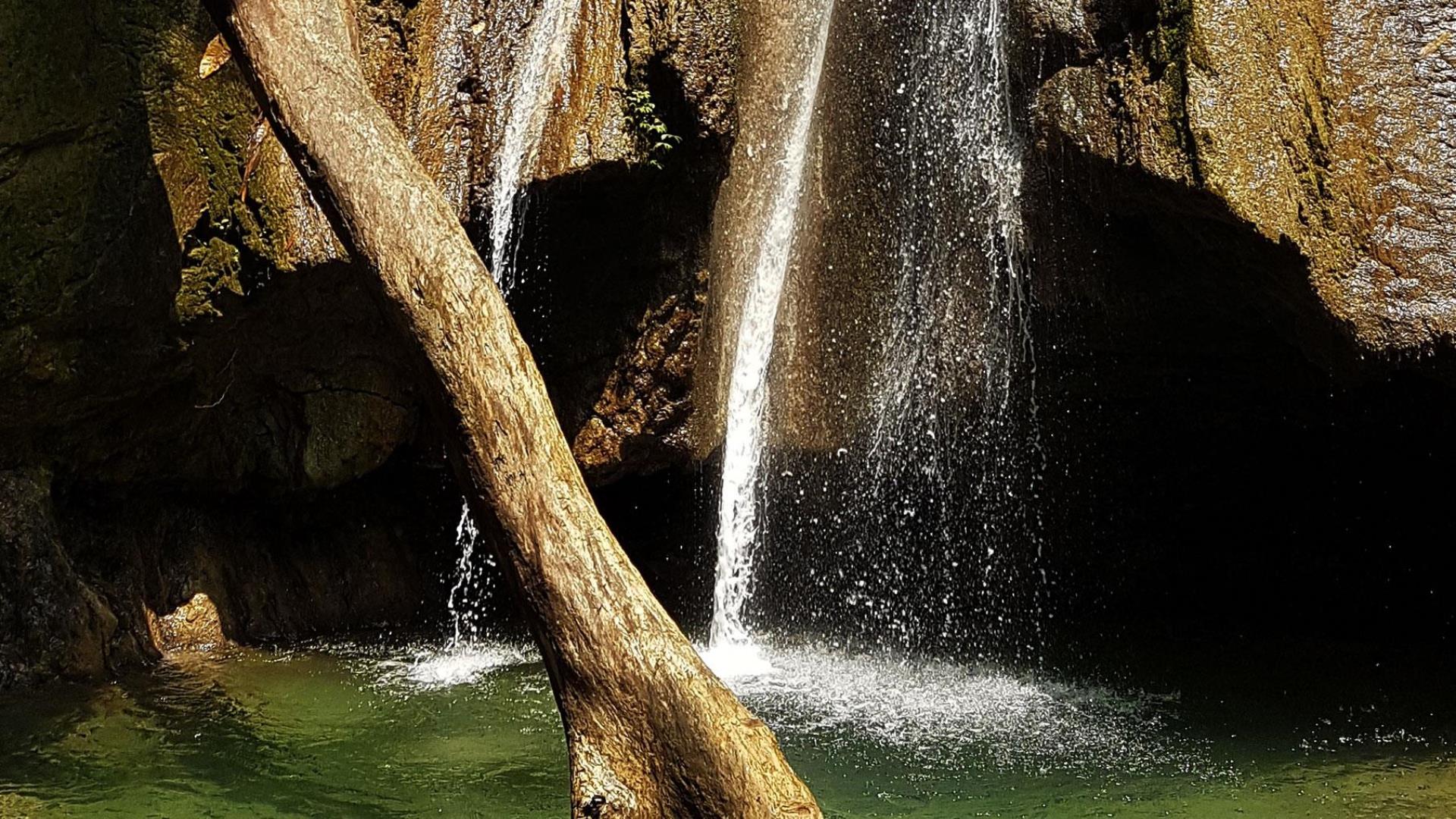 Laos, Nong Khiaw : Tadmok Waterfall tour -Half Day | Slowboat, Tadmok Waterfall Trek and Villages