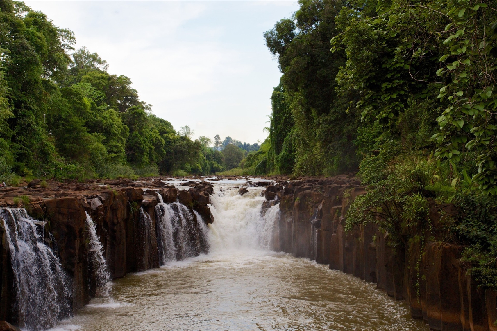 Tad Pha Suam
