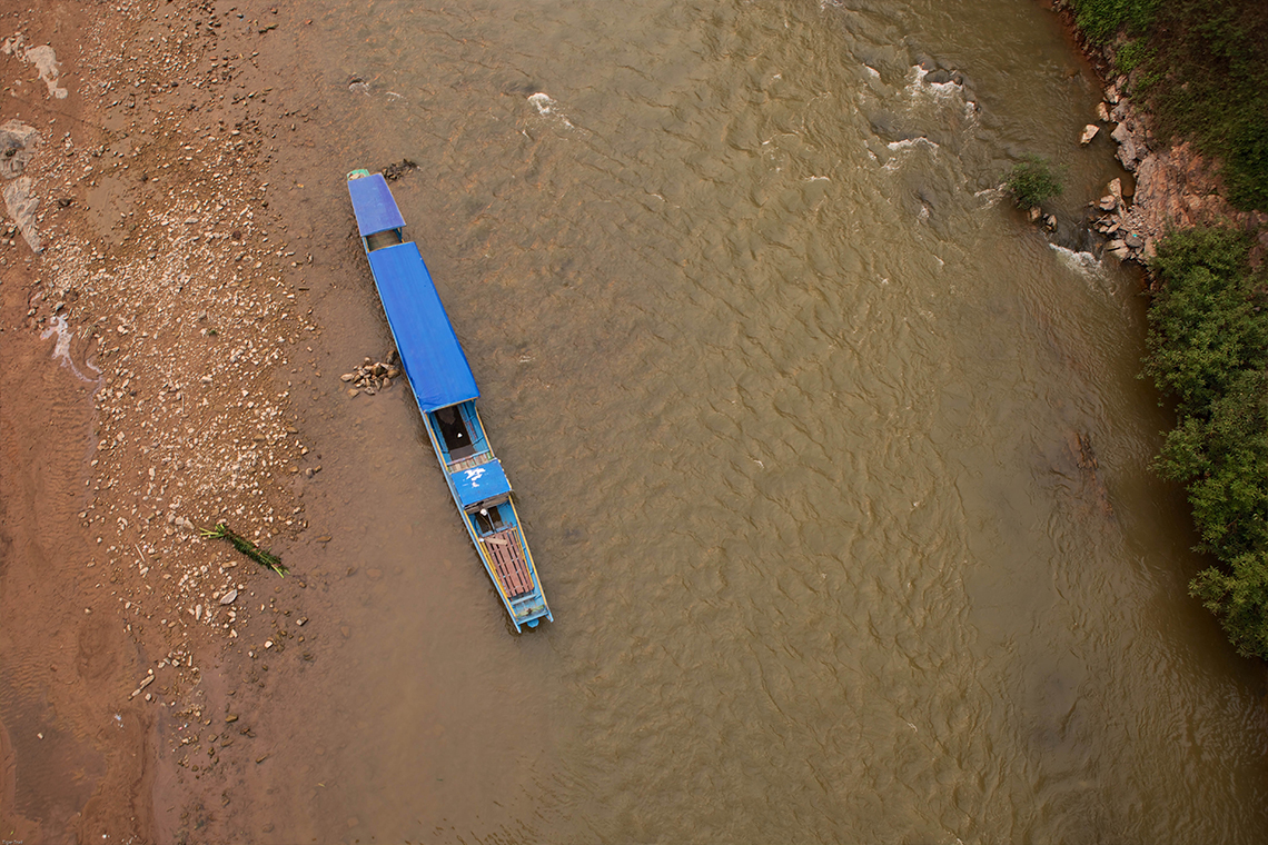 Long Boat Riding