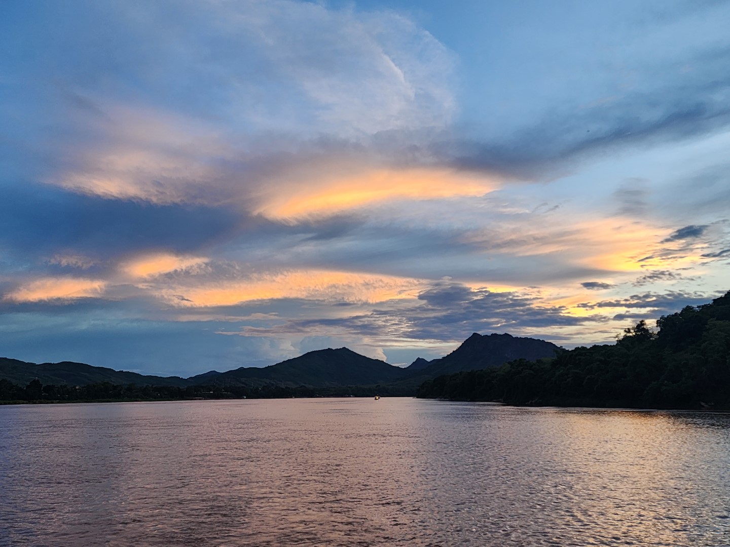 View from Sa Sa boat cruise